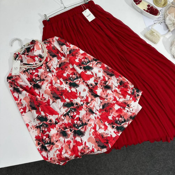 اسكيرت وبلوزه